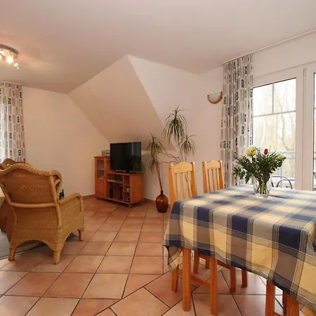 Spacious With Balcony Apartment
